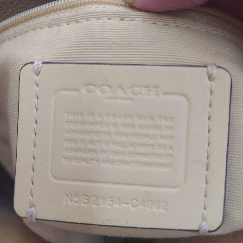 Coach 3 Pc. Horse and Carriage Cream Tote, Wallet and Large Coach Dusty - Picture 4 of 12